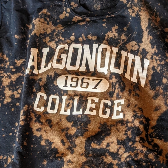 💞2/$50💞 Bleach-dyed Algonquin College crew neck sweatshirt - Picture 2 of 4